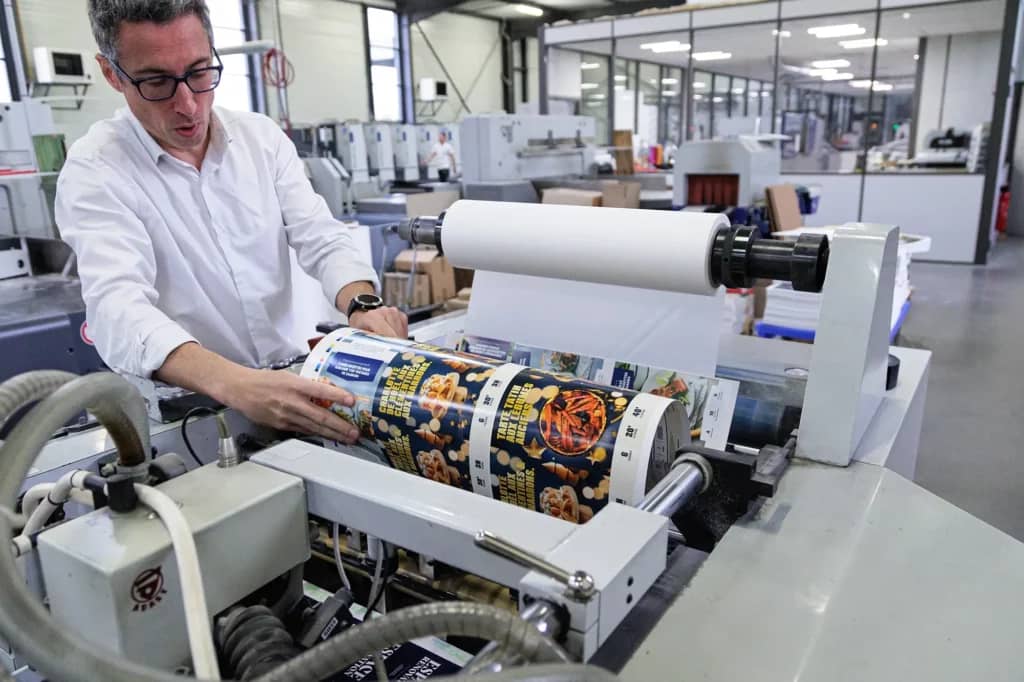 Façonnage, massicotage et préparation des tournées de distribution